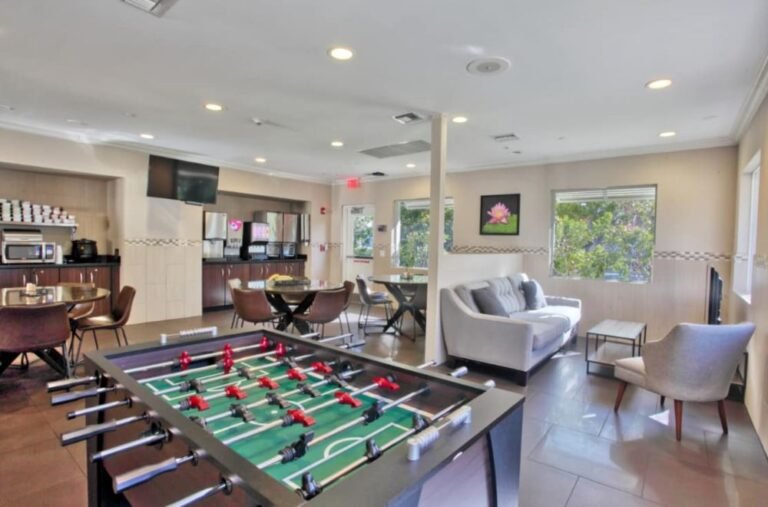 SunriseFtLauderdaleDiningOther 1000x660 1 768x507